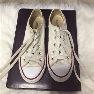 White converse